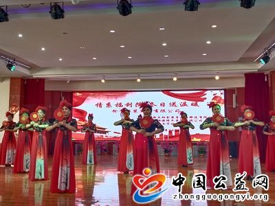  . 让爱的乐章在西宁社会福利院响亮奏响
