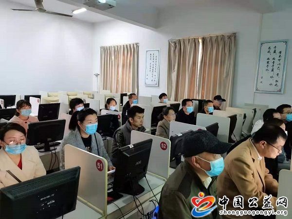  . 界首市开展网络文明传播暨志愿者培训活动