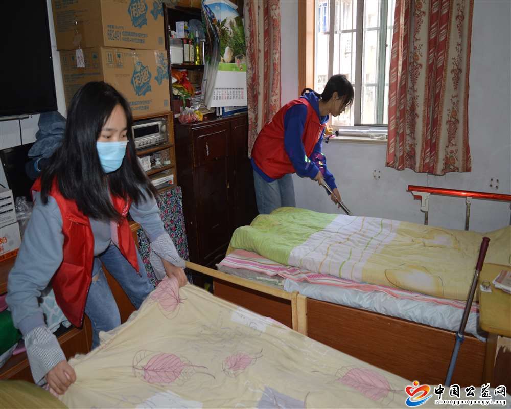  . 宁波学子结对助老，温暖老人阳光生活