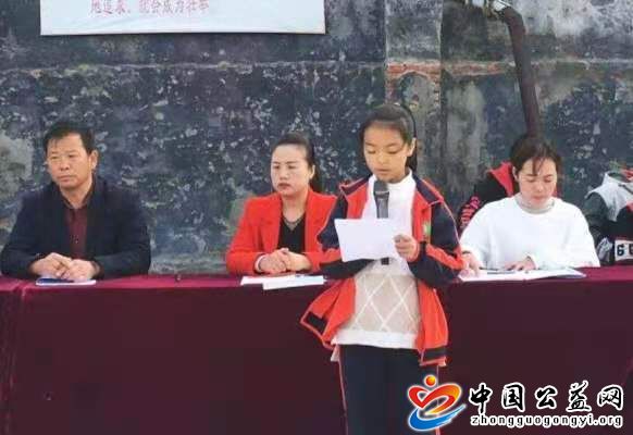  . 文殊镇实验小学 打造学子的精神风貌平台