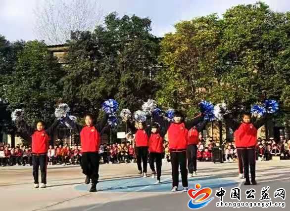  . 文殊镇实验小学 打造学子的精神风貌平台
