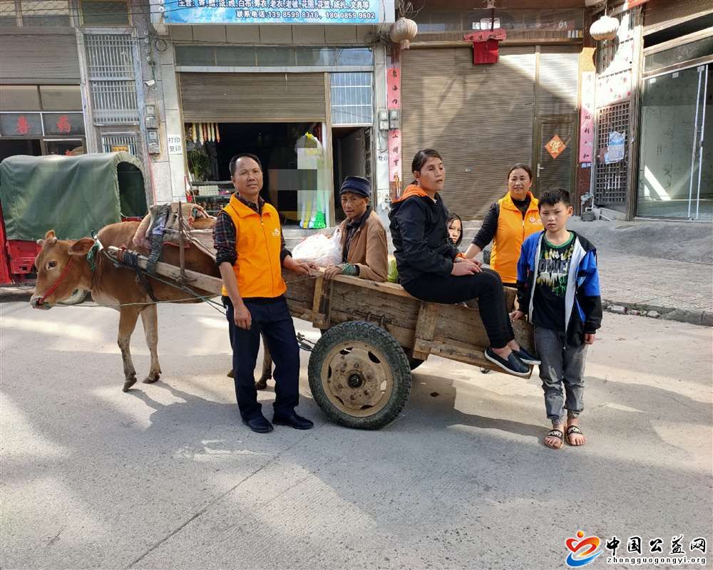  . 初冬送温暖 关怀暖人心