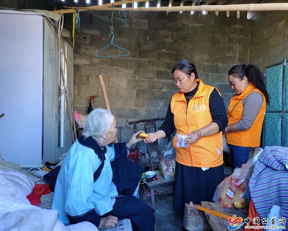  . 初冬送温暖 关怀暖人心
