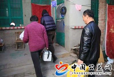 中医,教授,张十方,张,十方,不忘,初心,慰问,《, . 中医教授张十方 不忘初心慰问患者