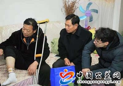怀揣,爱心,、,带着,慰问,去,“,祝福,”,《, . 怀揣爱心、带着慰问去“祝福”