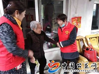 学雷锋,关爱,老人,从我做起,《,中国公益网, . 学雷锋关爱老人从我做起