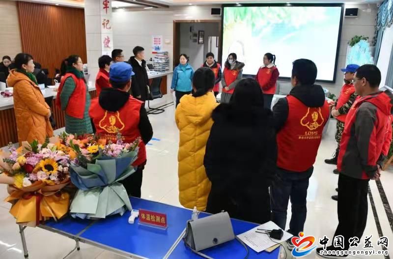 湖南,娄底,12.5,国际,志愿者,日,“,慰问,帮扶, . 湖南娄底：12.5国际志愿者日“慰问帮扶优秀志愿者行动”