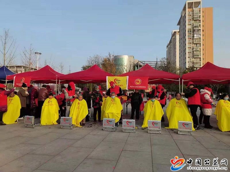 界首,小红帽,“,每周益剪,”,公益,项目,参与, . 界首小红帽“每周益剪”公益项目参与国际志愿者日活动