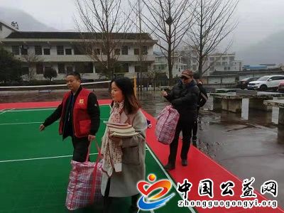 冬日,寒风,爱心,送暖,记,湖南,中高,教育, . 冬日寒风 爱心送暖