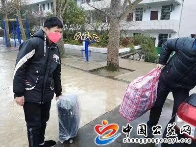 冬日,寒风,爱心,送暖,记,湖南,中高,教育, . 冬日寒风 爱心送暖