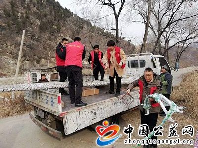 一家人,志愿者,团队,携手,爱心,企业家,送,《, . 一家人志愿者团队携手爱心企业家送光明