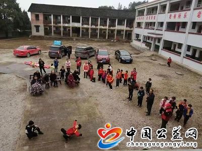 柔情似水,“,霹雳火,”,爱心,汇聚,敬老院,《, . 柔情似水“霹雳火”爱心汇聚敬老院