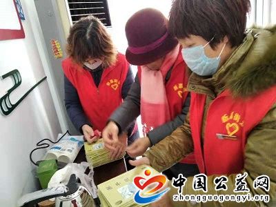 雪花,纷飞,挡,不住,志愿者,的,脚步,《, . 雪花纷飞挡不住志愿者的脚步