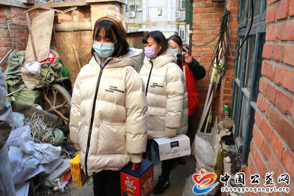 天津,滨海,元旦,节前,走访,送,关怀,“,中国, . 天津滨海：元旦节前走访送关怀“精准扶贫”真情帮扶暖人心