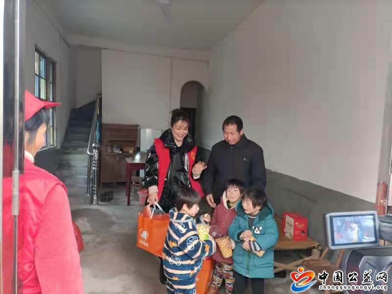 江西,九江,扶贫,助孤,―,武宁,义工,在,行动, . 江西九江：扶贫助孤――武宁义工在行动