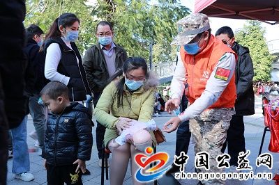 鼠走,牛,来,的,新年,智,慧海,救,在身边,《, . 鼠走牛来的新年，智慧海救在身边