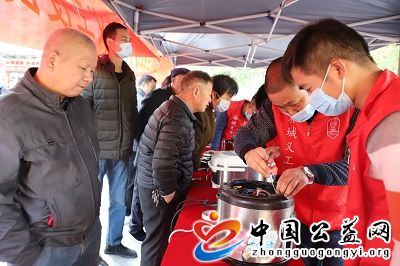 庆,元旦,迎,新年,便民服务,一条街,《, . 庆元旦迎新年 便民服务一条街