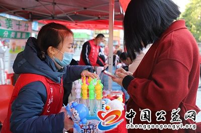 庆,元旦,迎,新年,便民服务,一条街,《, . 庆元旦迎新年 便民服务一条街