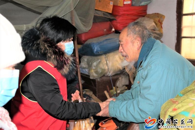 河南,开封,“,冬日,严寒,北,风凉,关爱,孤寡, . 河南开封：“冬日严寒北风凉 关爱孤寡暖心房”