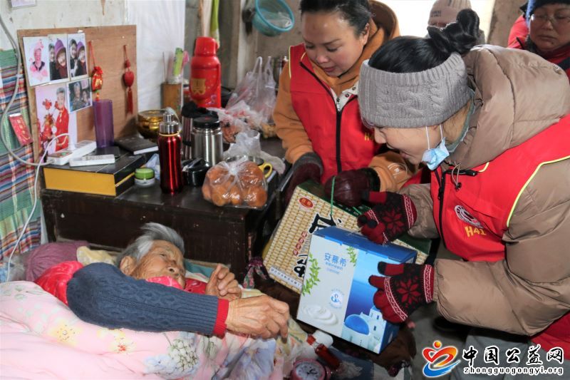 河南,开封,“,冬日,严寒,北,风凉,关爱,孤寡, . 河南开封：“冬日严寒北风凉 关爱孤寡暖心房”
