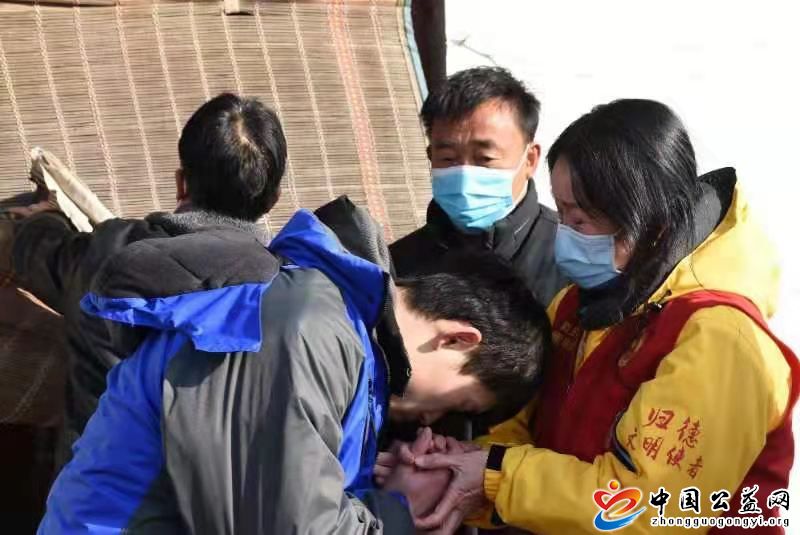 河南,商丘市,博爱,联合,会对,梁园区,梁,园区, . 河南商丘市博爱联合会对梁园区观堂镇困难姐弟进行救助