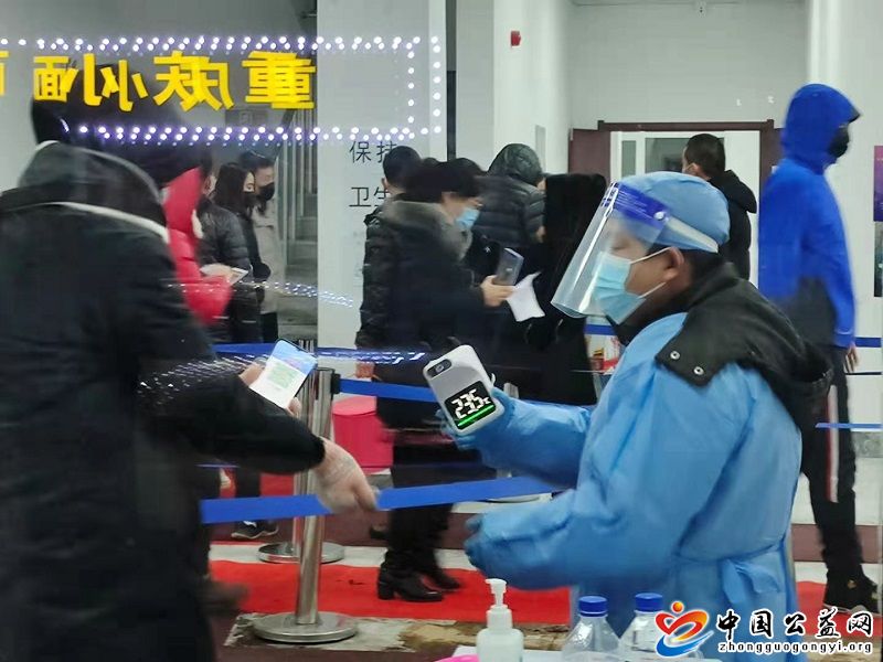 抗击,疫情,红十字,志愿者,在,行动,中国,公益, . 抗击疫情 红十字志愿者在行动