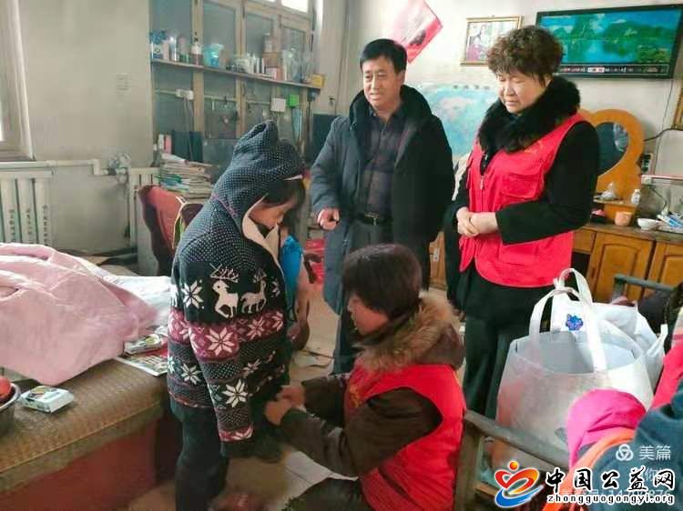 关爱,春蕾,儿童,和,事实,孤儿,志愿者,走在, . 关爱春蕾儿童和事实孤儿志愿者走在路上！