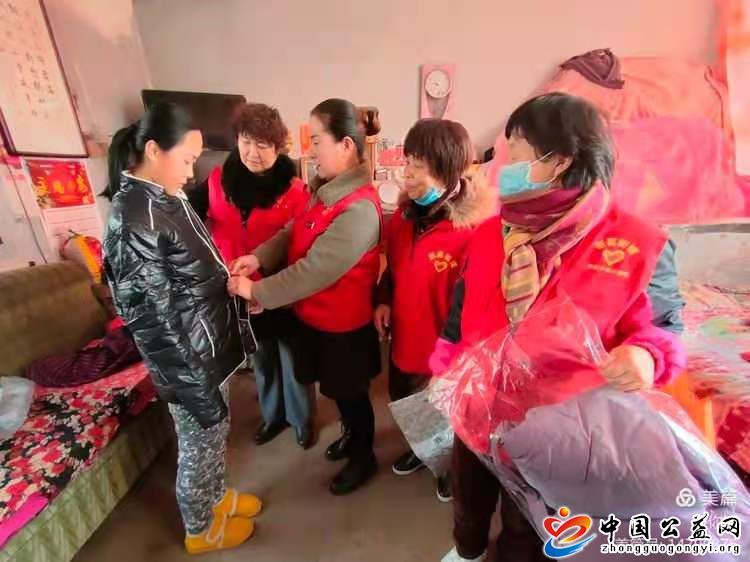 关爱,春蕾,儿童,和,事实,孤儿,志愿者,走在, . 关爱春蕾儿童和事实孤儿志愿者走在路上！