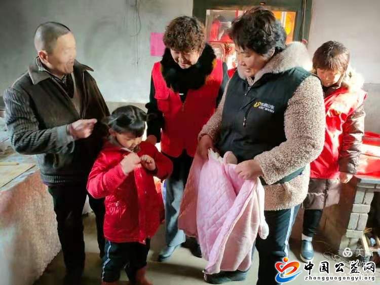 关爱,春蕾,儿童,和,事实,孤儿,志愿者,走在, . 关爱春蕾儿童和事实孤儿志愿者走在路上！