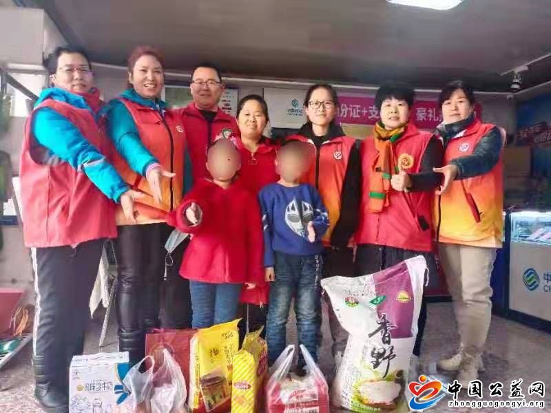过,暖冬,、,过好,年,金辉,助老,・益,暖鸢,都, . 过暖冬、过好年--金辉助老・益暖鸢都