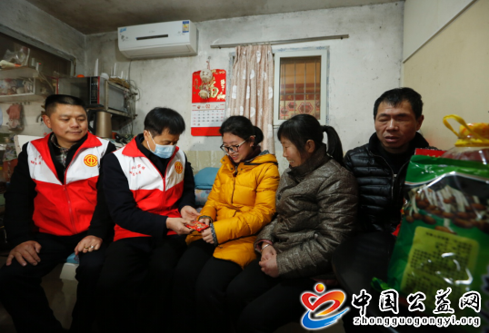 劳模,送,温情,关爱,暖,人心,amp,mdash,东,湖区 . 劳模送温情，关爱暖人心 &mdash;&mdash;东湖区劳模协会走访慰问最美