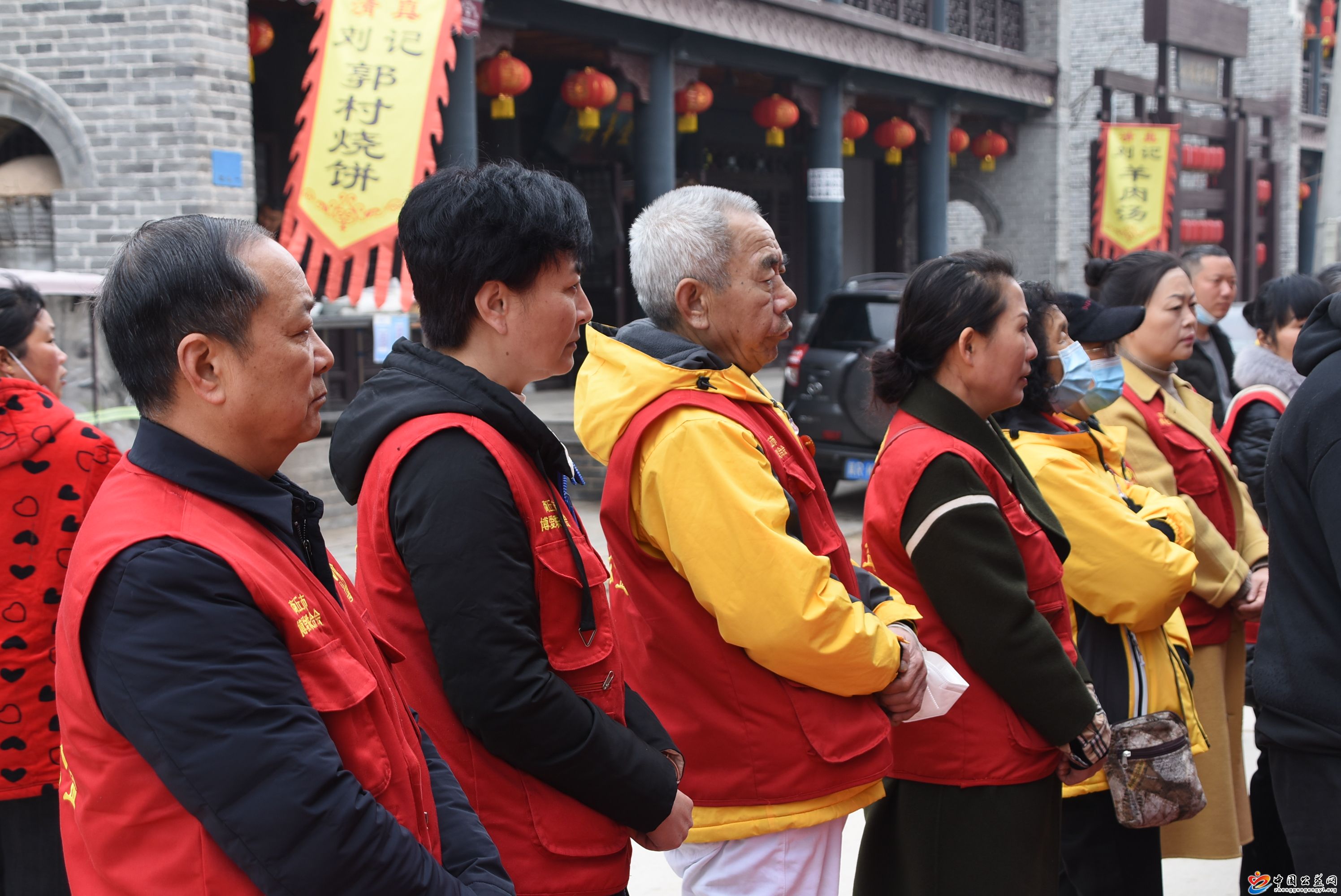 “,博爱,南街村,”,2021,年第,二期,爱心,助困, . “博爱·南街村”2021年第二期爱心助困行动救助10个困难家