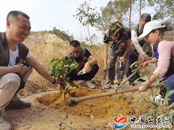 《,促友谊、牢使命,》,3.5,学雷锋,与,植树节, . 《促友谊、牢使命》3.5学雷锋与植树节同行