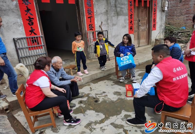 践行,雷锋精神,关爱,远山,学童,—,罗湖,民乐, . 践行雷锋精神 关爱远山学童——罗湖民乐志愿者赴罗定开展