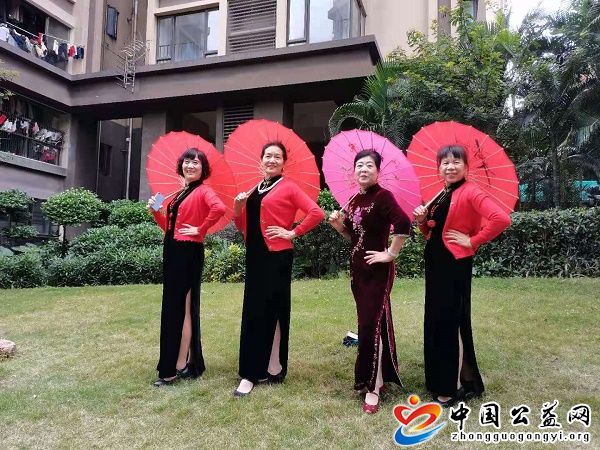 “,春风,日暖,健步,走,健康,绿色,庆,三八,”, . “春风日暖健步走 健康绿色庆“三八””健步走活动