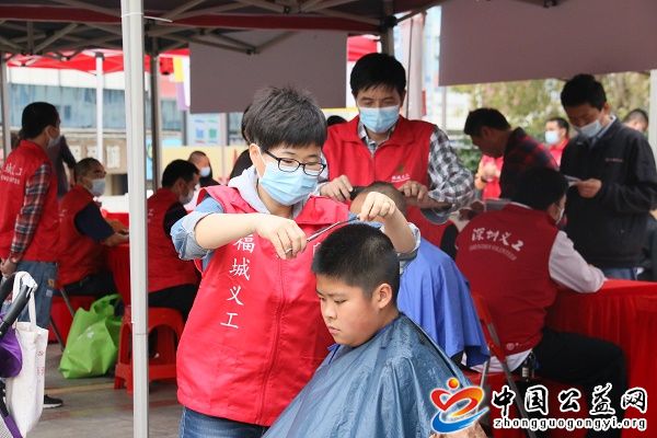 致追,“,锋,”,的,福,城人,《,中国公益网,》, . 致追“锋”的福城人