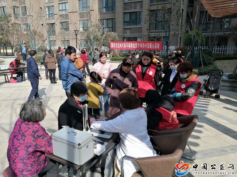 解决,“,头等,”,大事,颍松,社区,志愿者,在, . 解决“头等”大事 颍松社区志愿者在行动