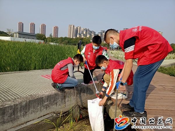 护,一江,春水,享,两岸,风华,《,中国公益网,》, . 护一江春水 享两岸风华