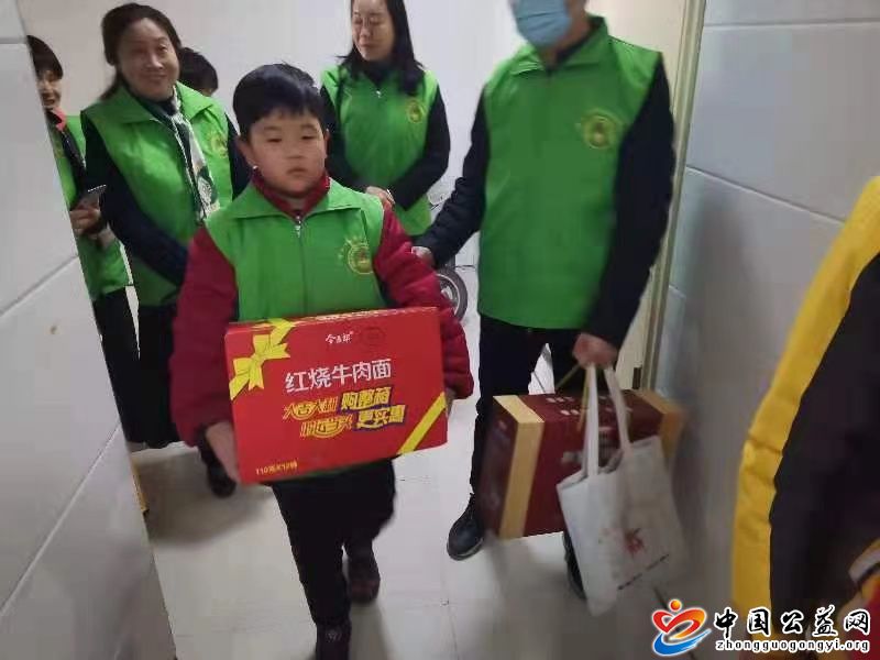 爱满,雷锋,月,情暖,三月,天,环保,“,爱心行, . 爱满雷锋月，情暖三月天 环保“爱心行”真情暖人间