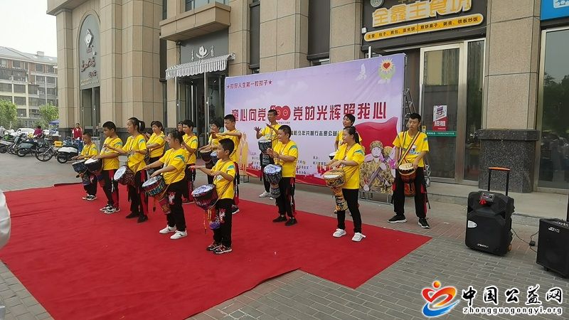 童,心向党,党的,光辉,照我,心同,庆,建党,百年, . 童心向党 党的光辉照我心同庆建党百年