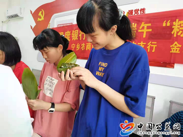 【,金洲镇,社工,站,】,金童年,金,童年,趣, . 【金洲镇社工站】金童年.趣相伴——端午“粽”香暖人心,关