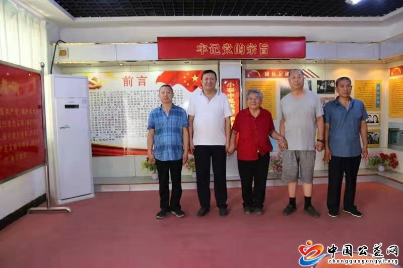 聆听,楷模,故事,感受,旗帜,力量,---,中华, . 聆听楷模故事 感受旗帜力量